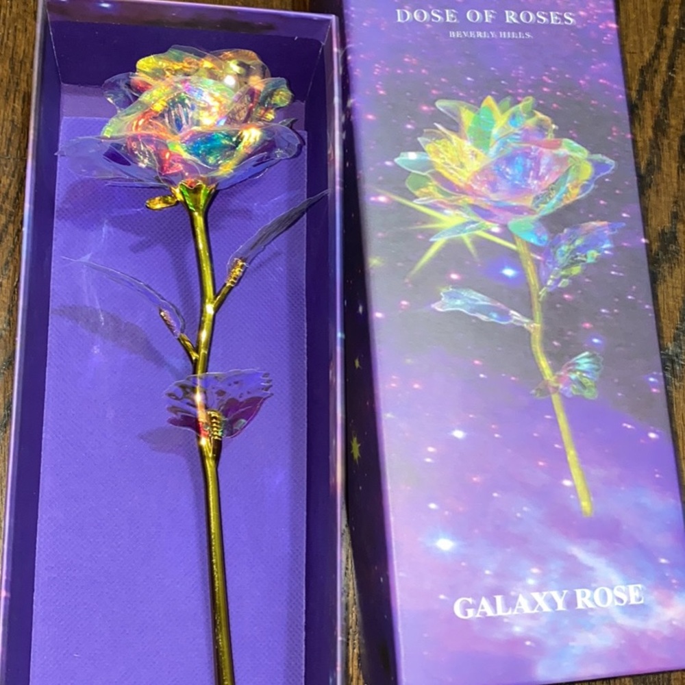 Galaxy roses